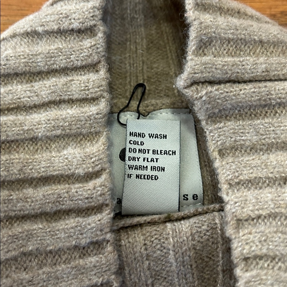 Rain + Rose Sweater Women’s M Tan Cable Knit Wool-Blend Mock Neck Cozy Cropped - Picture 3 of 12